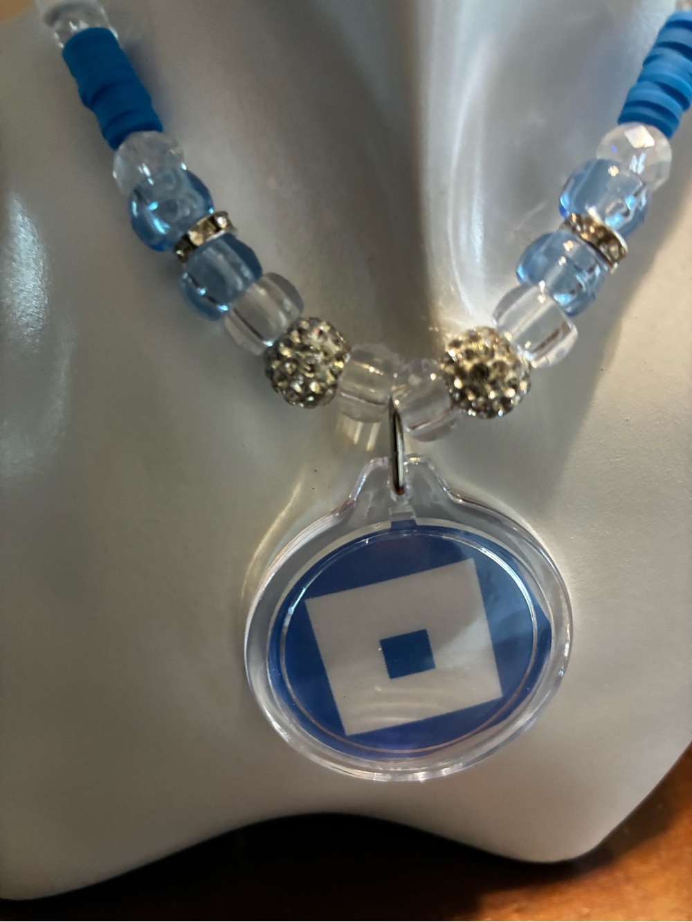 Blue Roblox necklace - Picture 4 of 6